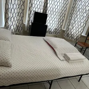 586 Hotel
